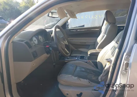 2008 Chrysler 300 Touring z USA, uszkodzony, nr VIN 2C3LA53G48H268495